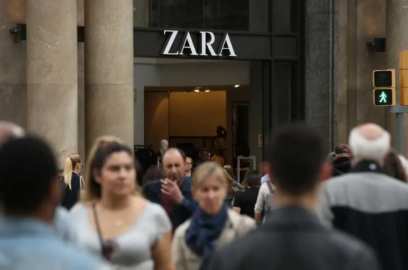 Inditex продължава ударно да възстановява продажбите си