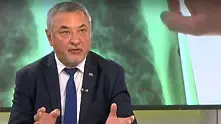 Симеонов: Епидемията не може да бъде ограничена с политически лозунги