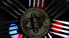 Биткойнът удари 50 000 долара