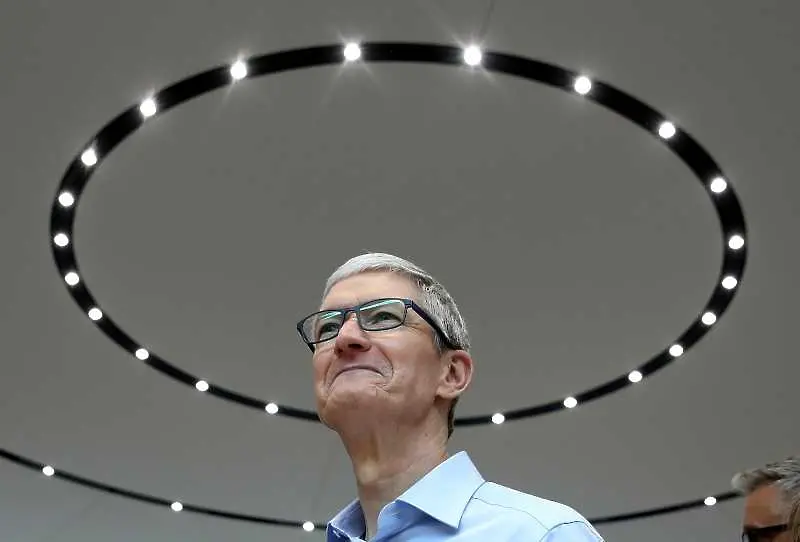 Apple инвестира 430 млрд. долара в нови работни места в САЩ