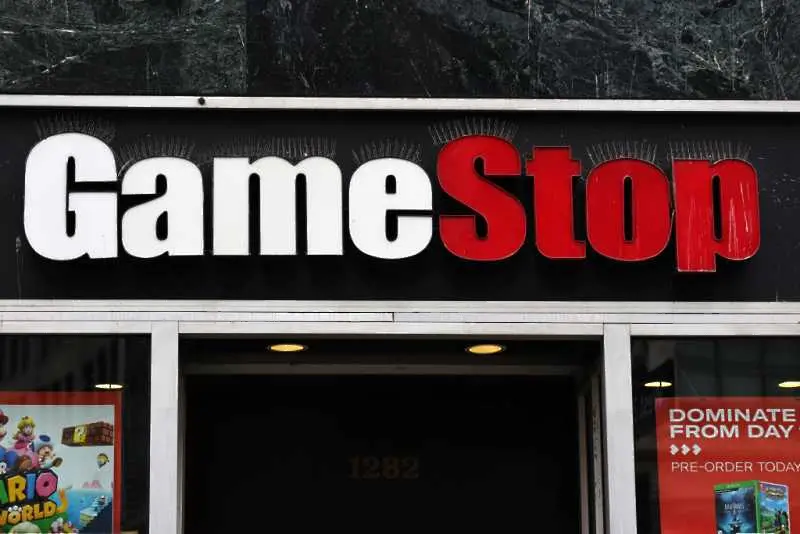 Хедж фонд, заложил срещу GameStop, затваря врати