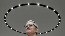 Тим Кук получи над 5 млн. акции на Apple