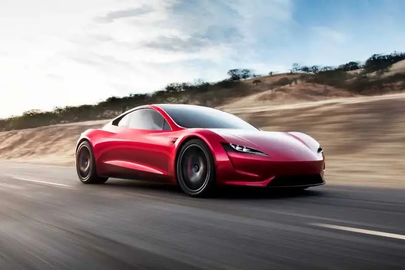 Tesla отлага пазарния дебют на спортния модел Roadster 