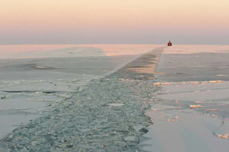 Индия ще помага на Русия да развие Северния морски път