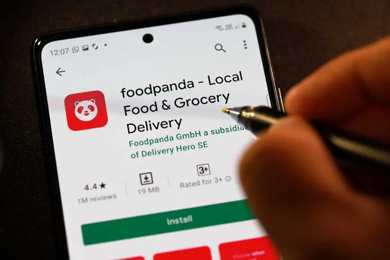 Приложението foodpanda спира да работи в края на месеца