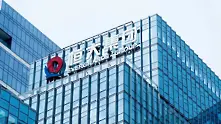 Сривът на акциите на Evergrande продължава. S&P смята, че фалитът е вероятен