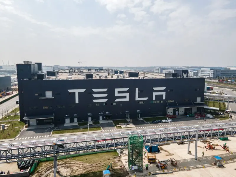 Tesla инвестира 188 млн. долара за увеличаване на капацитета на завода в Шанхай