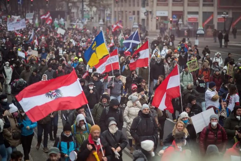 Масови протести във Виена срещу задължителната ваксинация