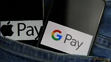 Картите на санкционираните руски банки няма да работят с Apple и Google