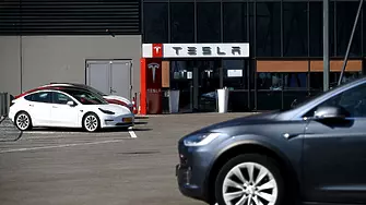 Водещ инвеститор в Tesla призова за обратно изкупуване на акции за 15 млрд. долара 