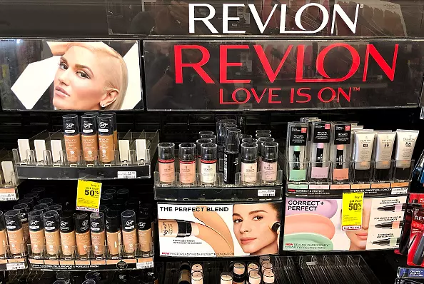 Revlon търси спасение с молба за обявяване в несъстоятелност