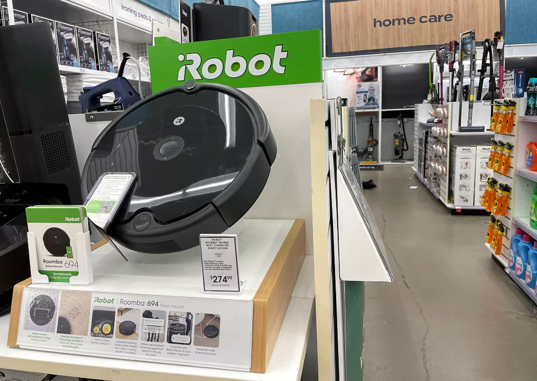 Amazon купува производителя на прахосмукачки роботи Roomba за 1,7 млрд. долара