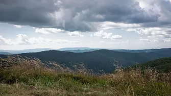 Времето: Облачно, с валежи следобед на места в Южна България