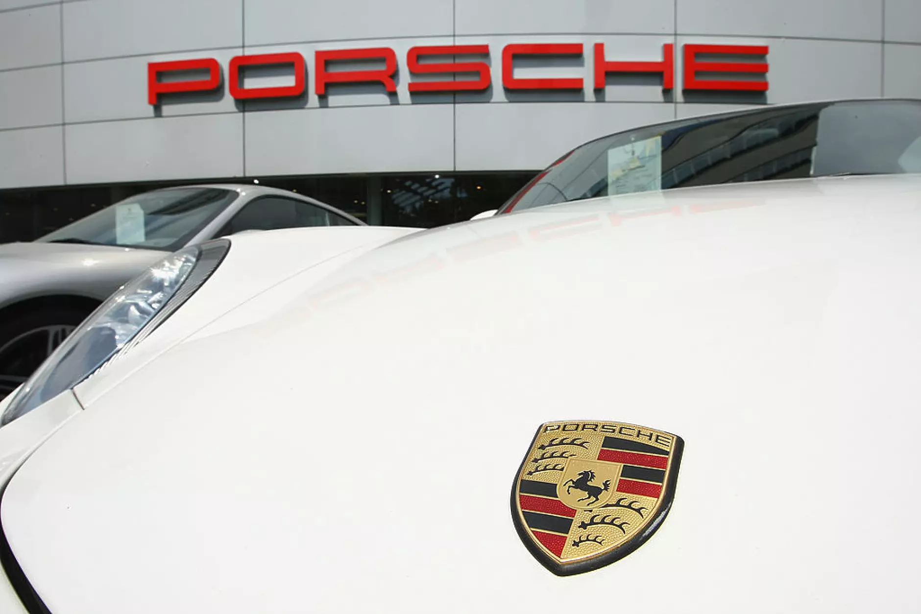 Porsche вече е най-скъпата автомобилна компания в Европа