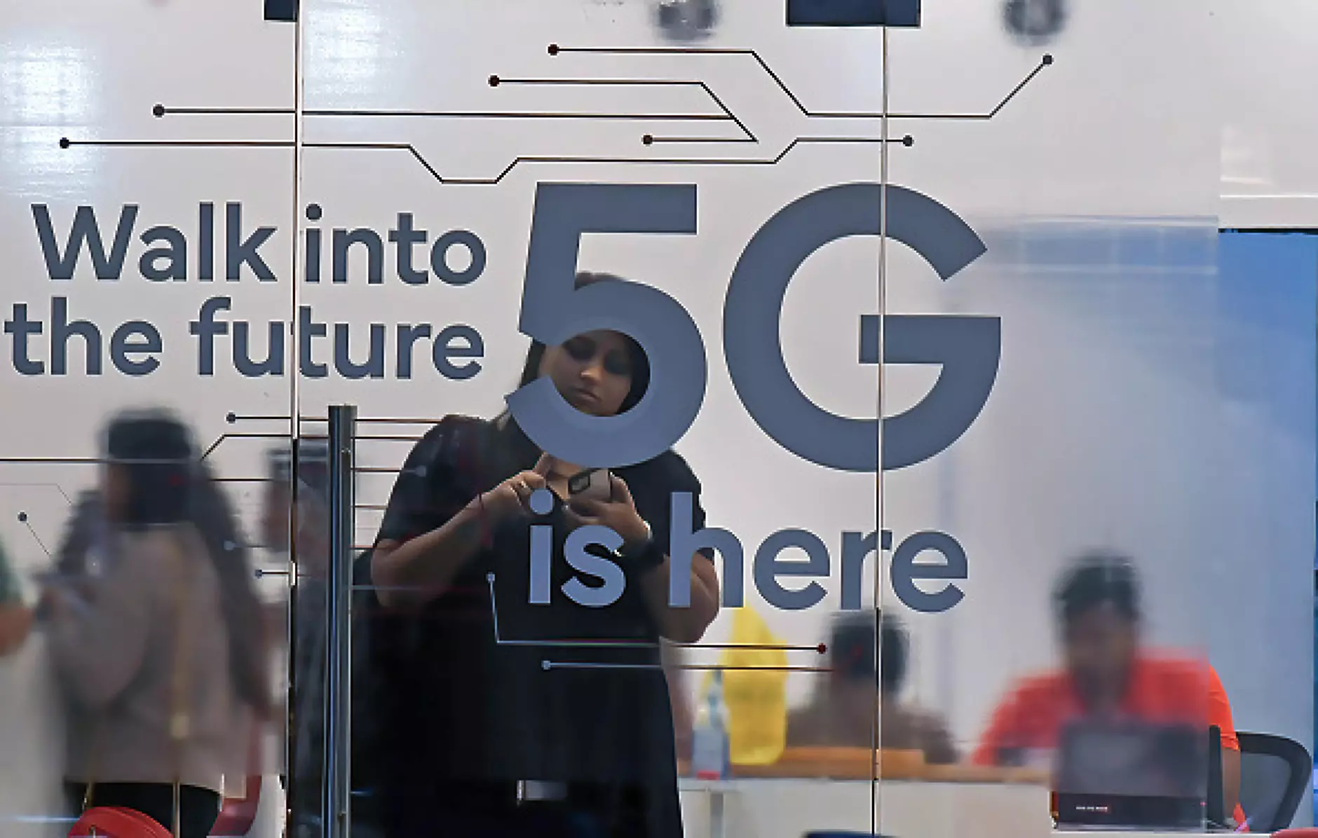  Шанхай планира над 77 000 базови станции за 5G мрежата до една година