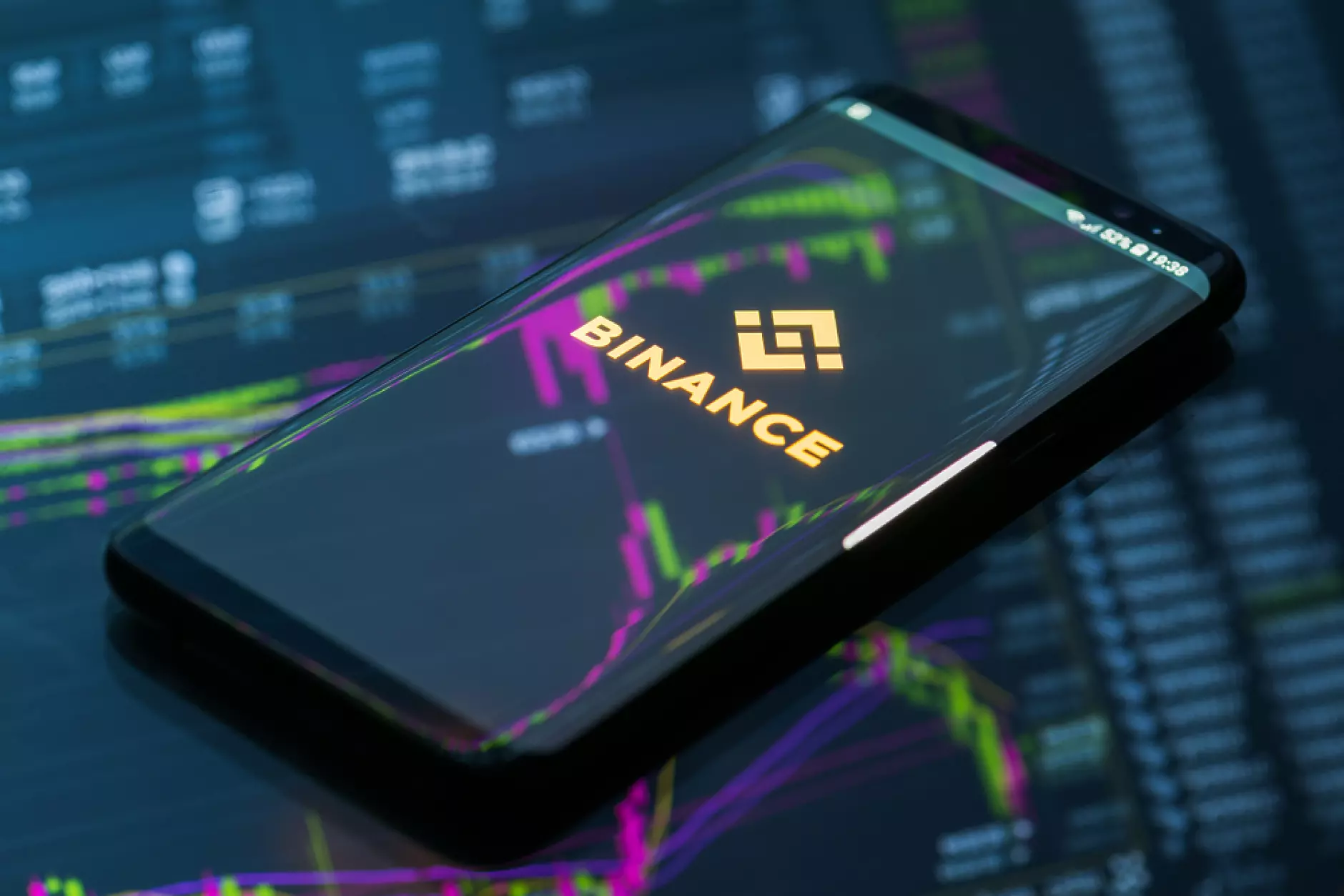 Binance ще спасява закъсали крипто фирми с фонд за 1 млрд. долара