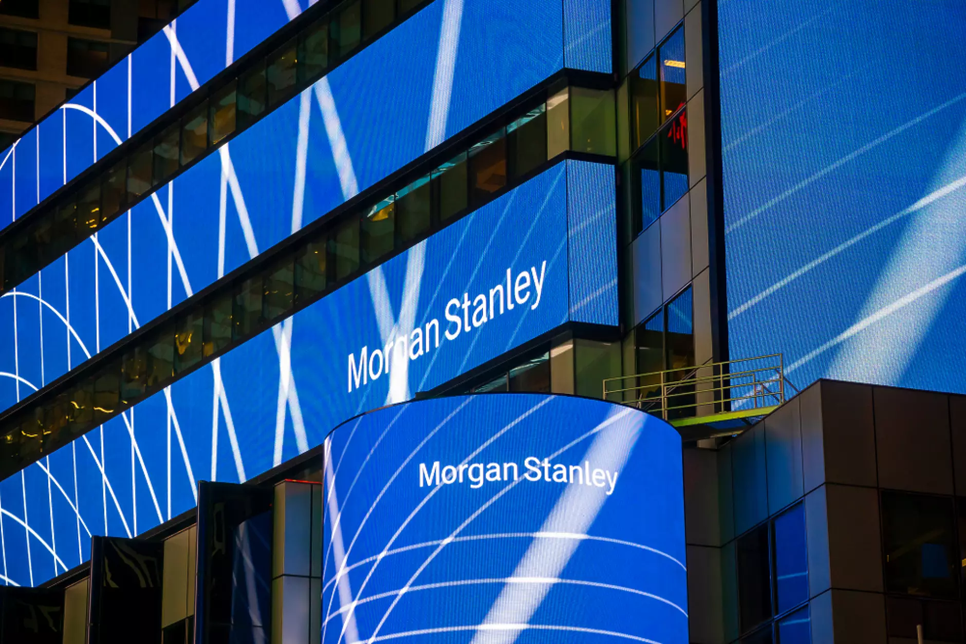 Morgan Stanley: Американският фондов пазар може да се срине с 22% при  рецесия през 2023 г.