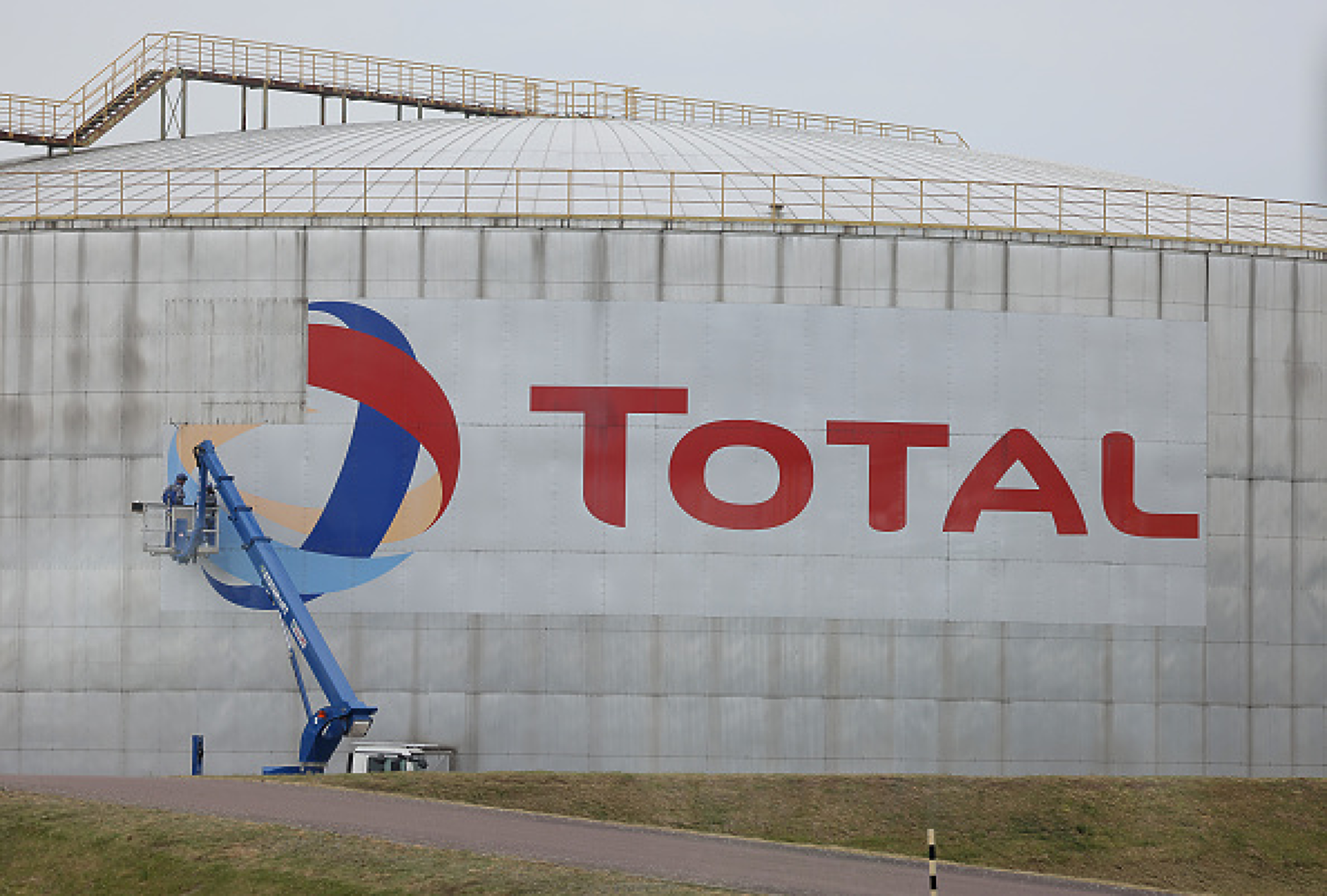 TotalEnergies остава в Ирак заради сделка за 27 млрд. долара