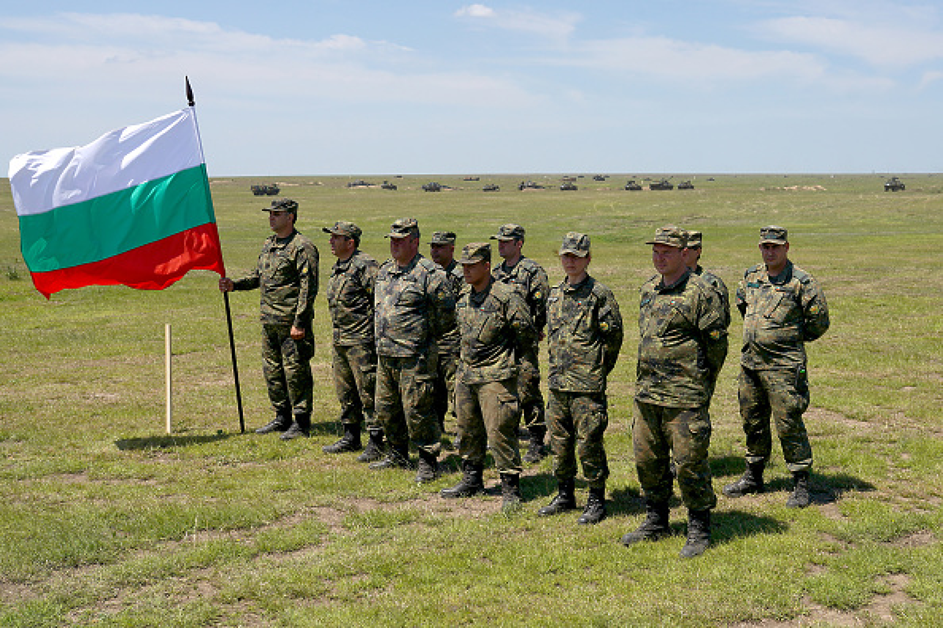 Проект предвижда военно обучение за учениците от 10 и 11 клас