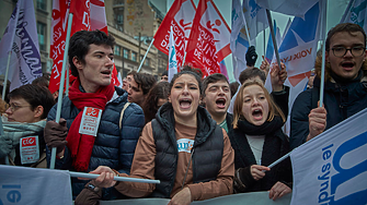 Франция е изправена пред нови протести срещу пенсионната реформа на Макрон