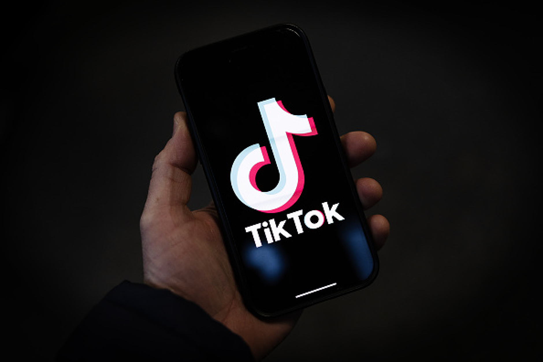 Шефът на TikTok пред американския Конгрес: Не сме агенти на Китай! 