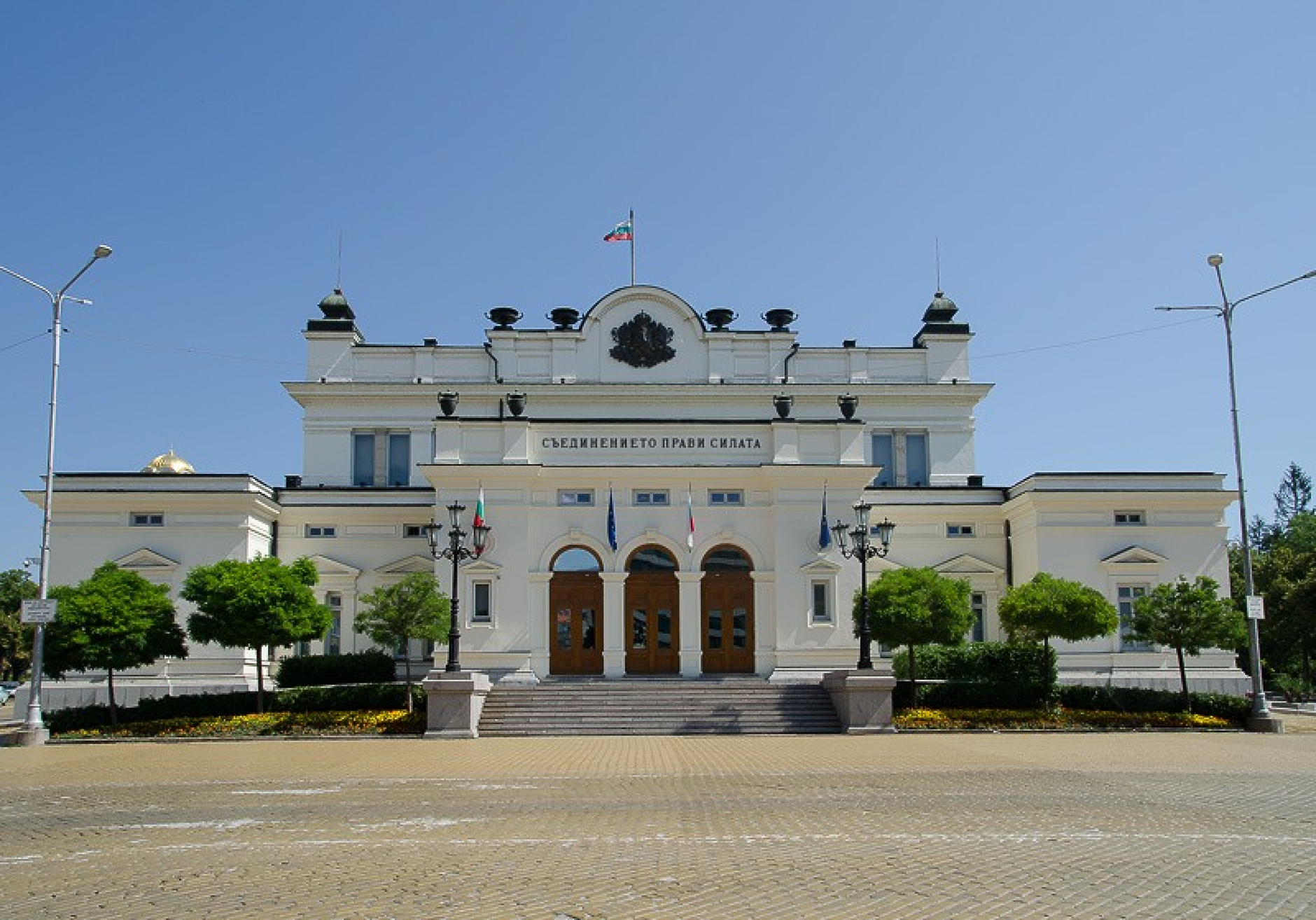 От добър знак до слаб пиар - политическият отзвук на намеренията на Мария Габриел за отстраняване на Гешев (обзор)