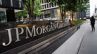 JPMorgan съкращава около 500 работни места