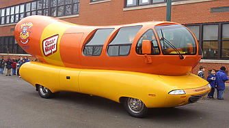 Oscar Mayer ребрандира Wienermobile за първи път от 1936 г.