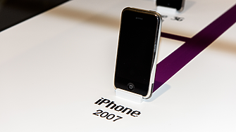 Продадоха на аукцион   iPhone от 2007 г.  за  рекордните $158 644 