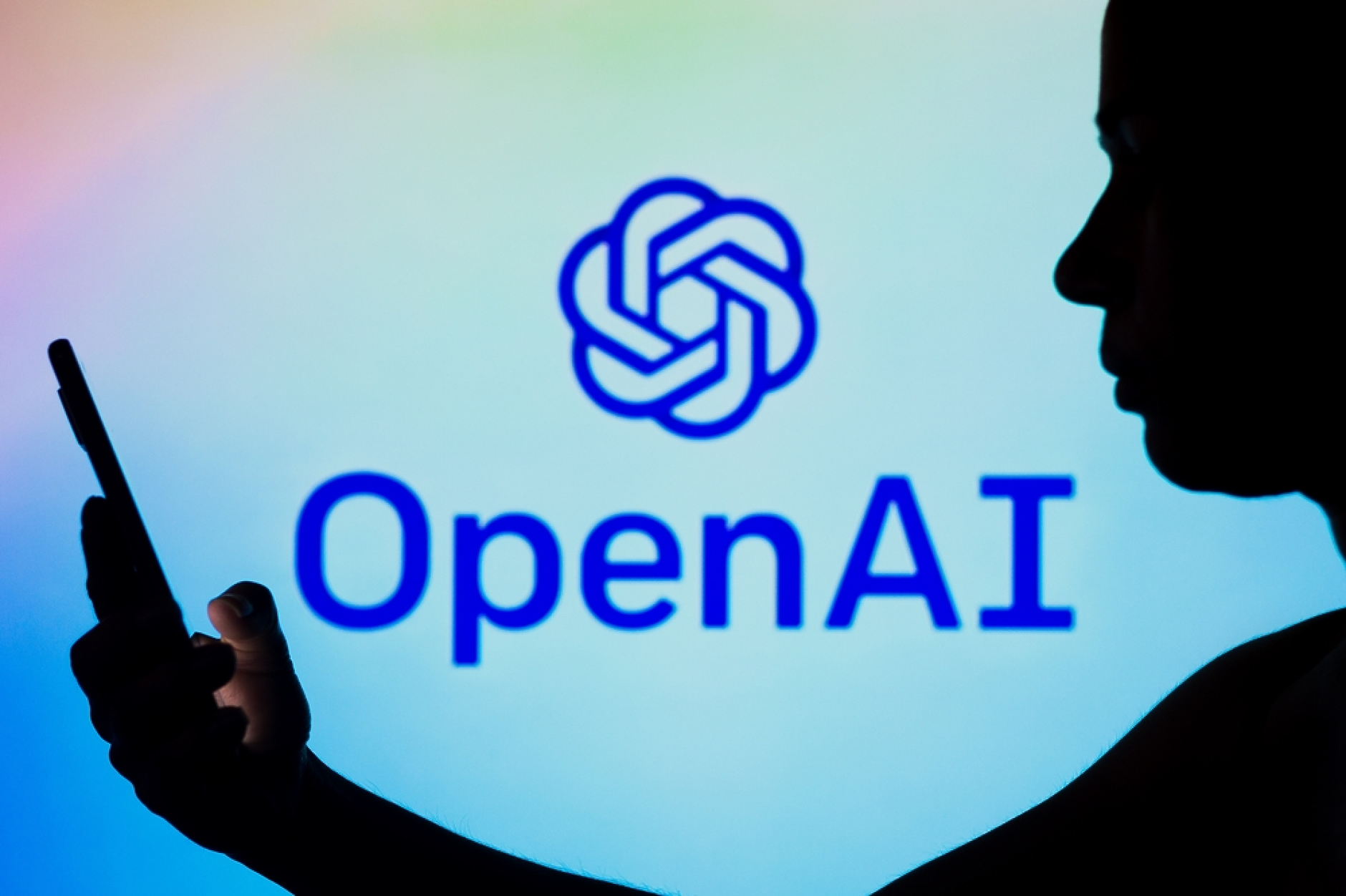 Ръководителят на отдела за доверие и безопасност на OpenAI напуска поста си