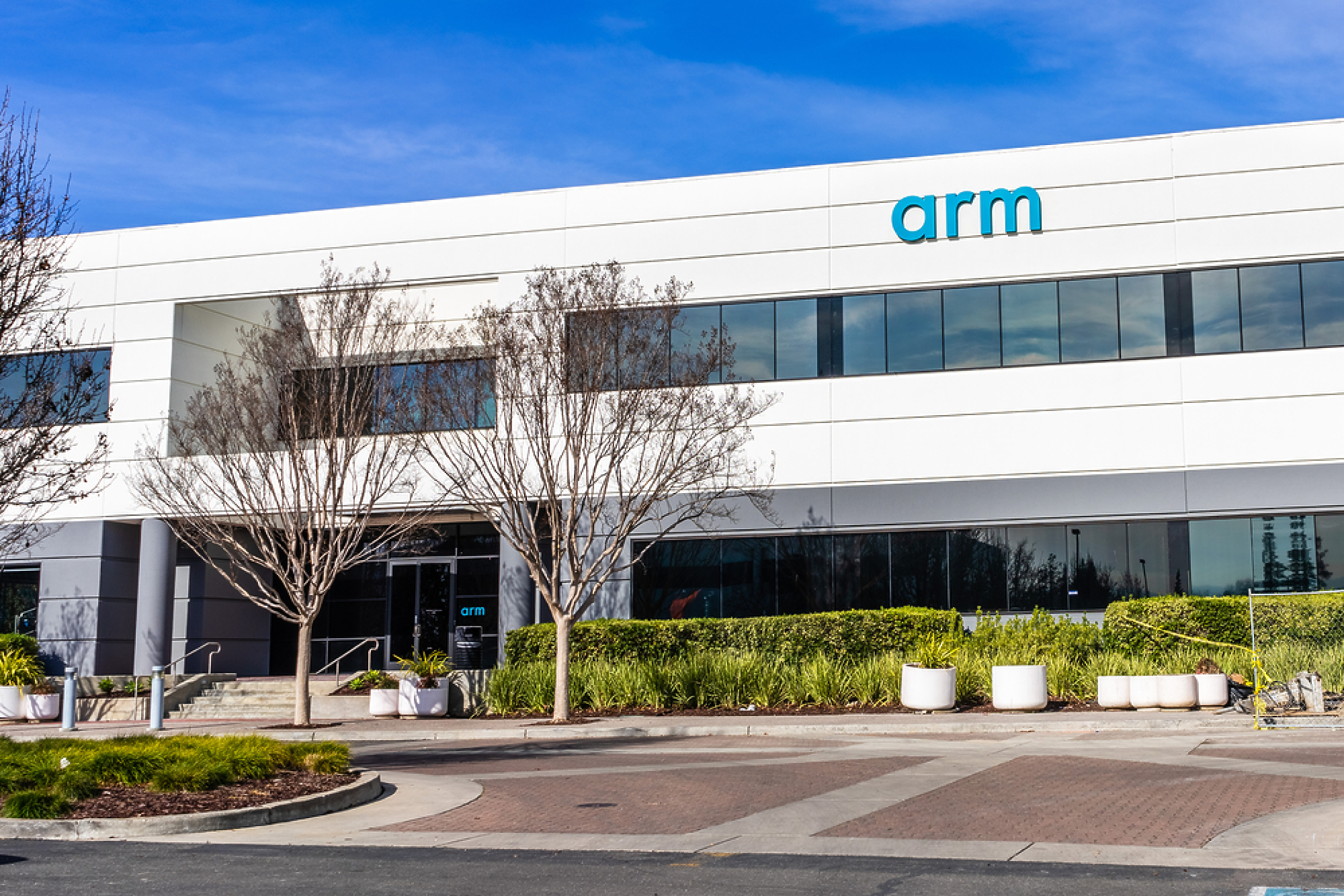 Arm ще определи цена от 47 до 51 долара за акция за своето IPO