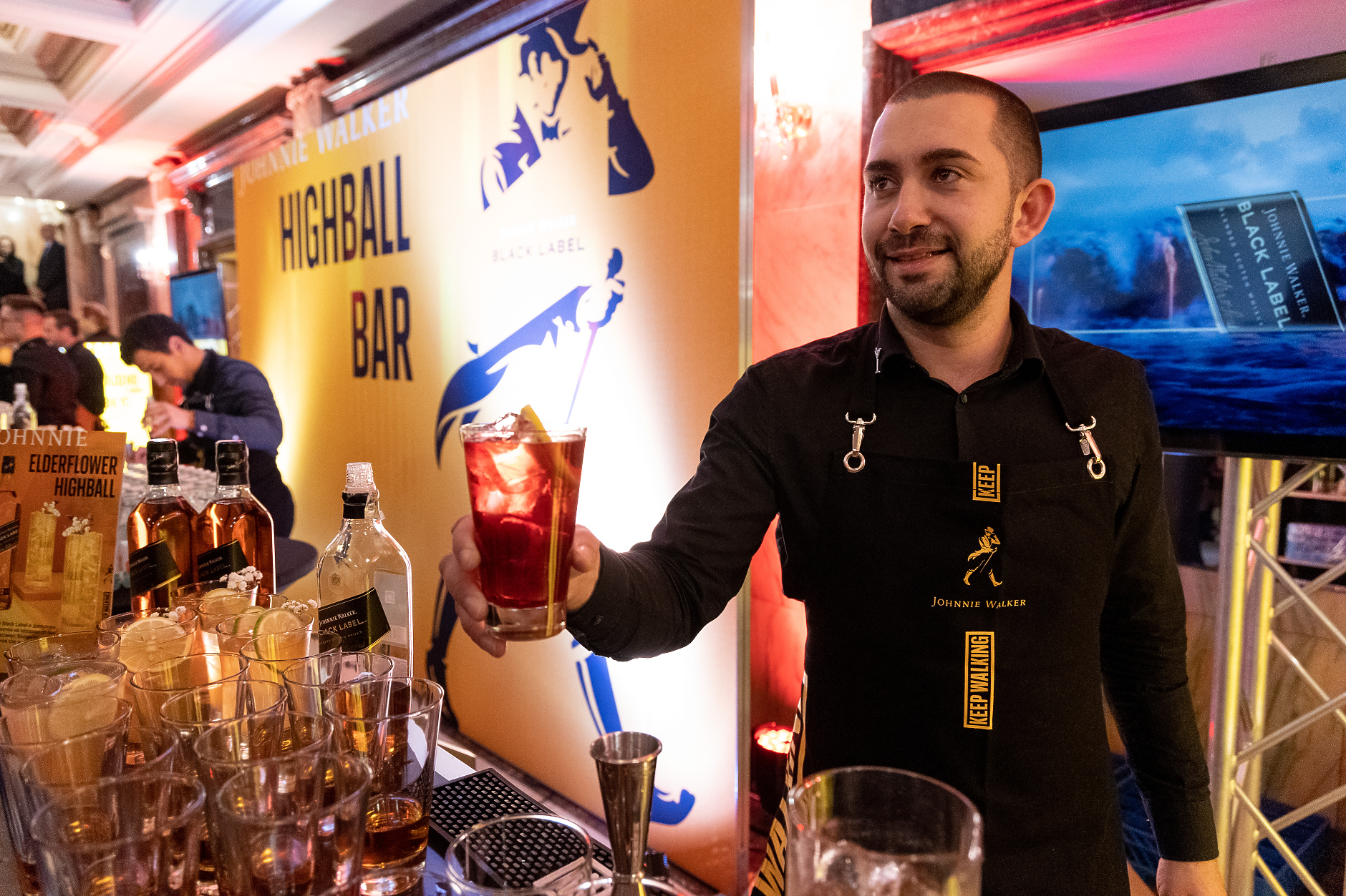 Коктейлите на „Johnie Walker” допринесоха за приятната атмосфера