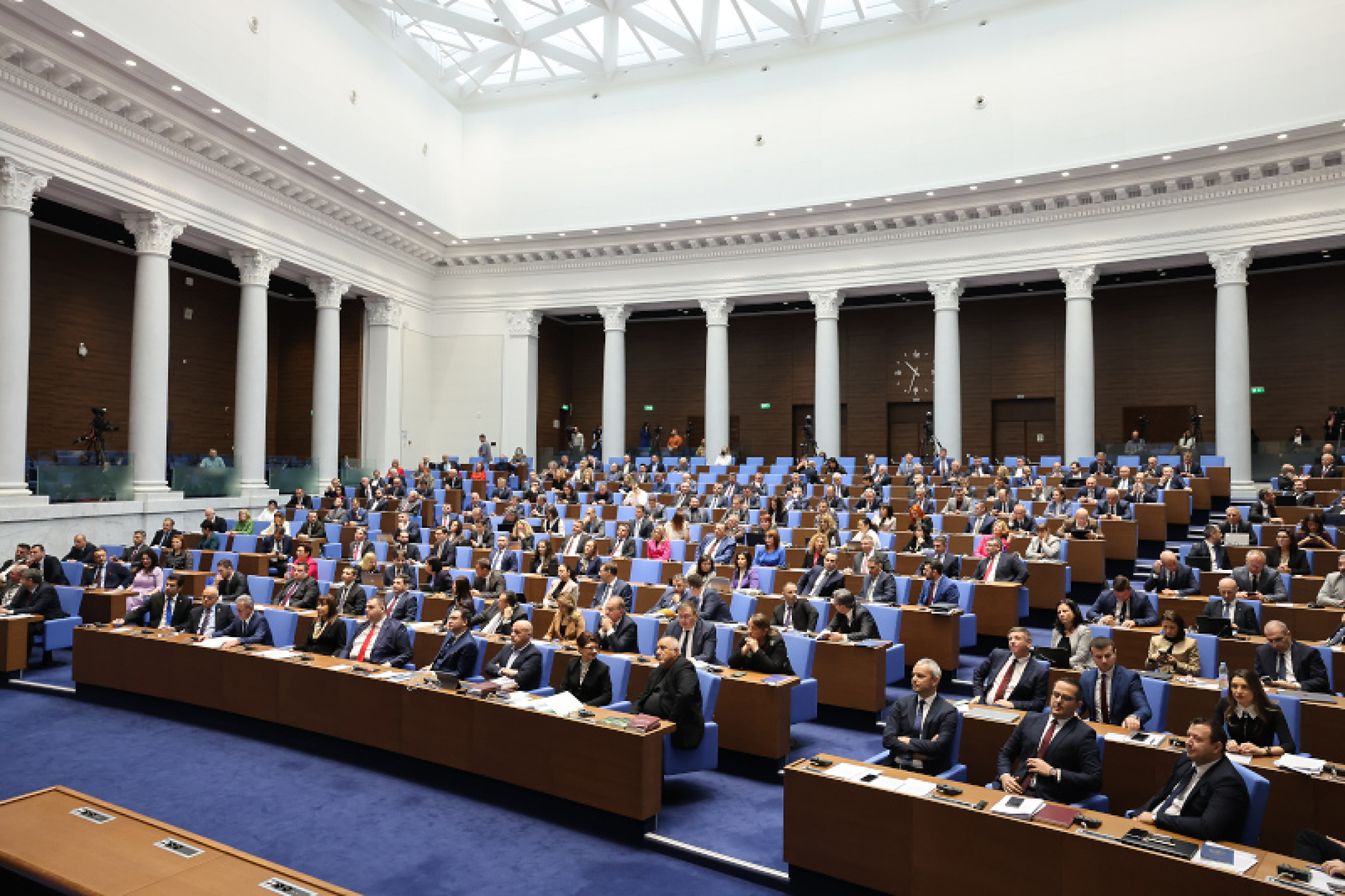 Парламентът разреши държавата да придобие до 1,6 млрд. лв. дългове на столичната Топлофикация 