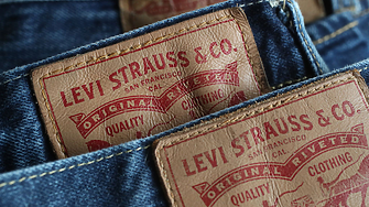 Levi Strauss ще съкрати поне 10% от работните места, след като прогнозира мрачна 2024 г. за крехкия бизнес на едро