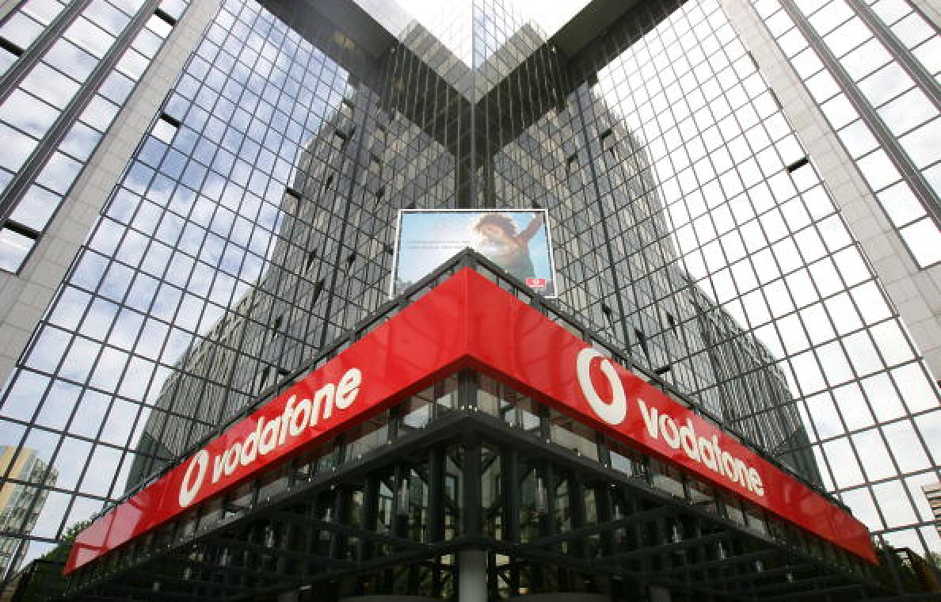 Swisscom преговаря за купуване на италианския Vodafone за 8 милиарда евро