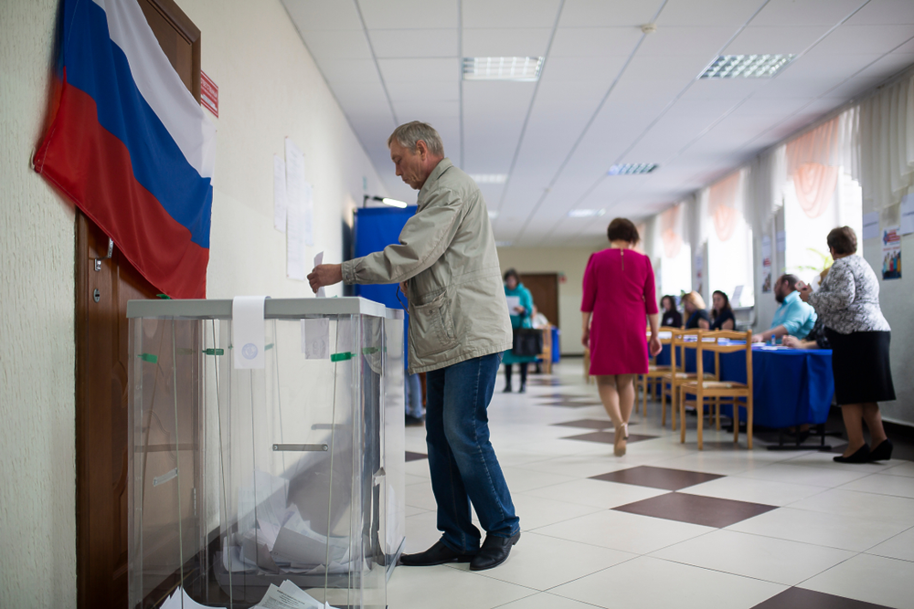 Русия гласува за президент, изненади не се очакват 