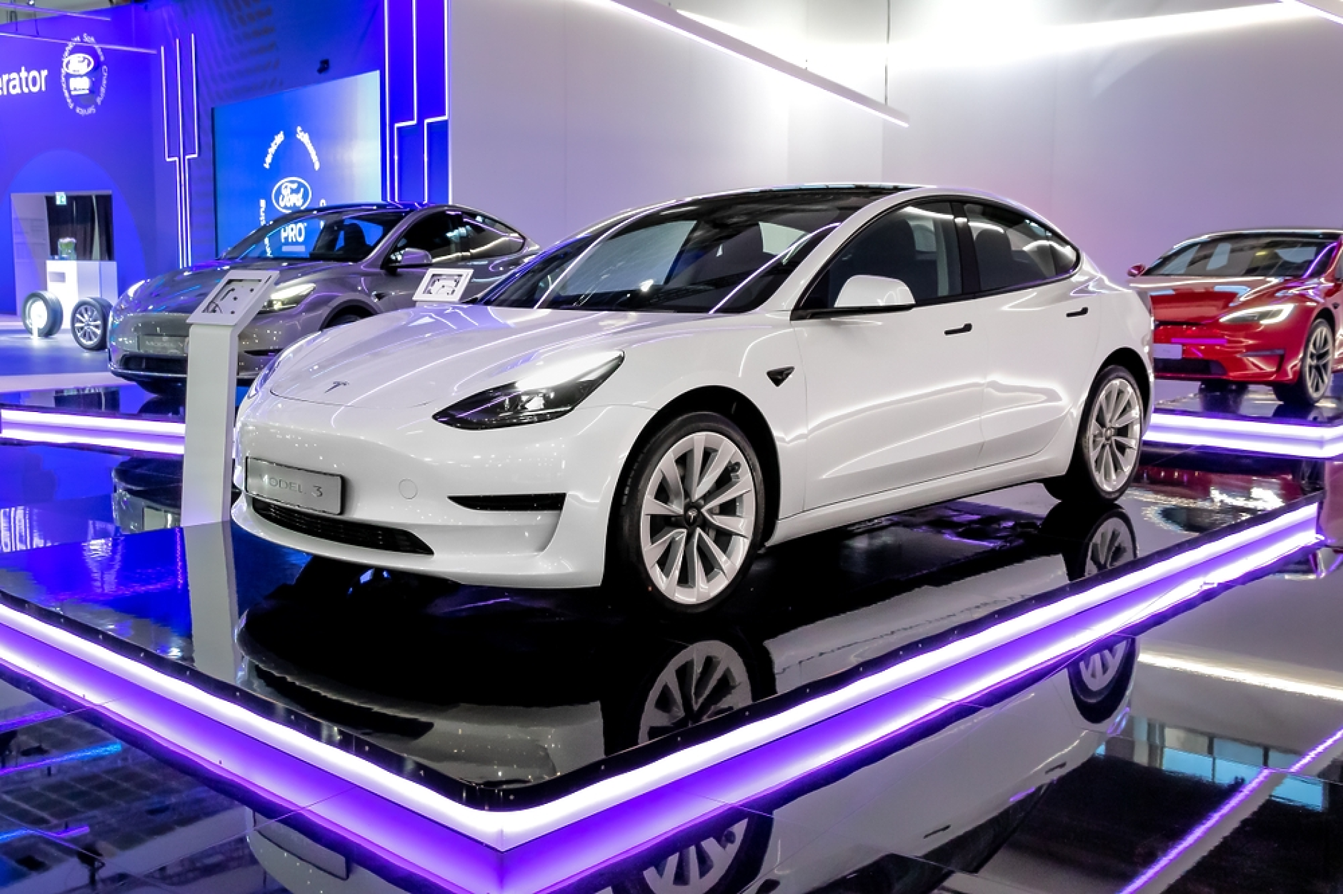 Tesla вдига цената на Model 3 в Европа заради скока на митата за китайски електромобили