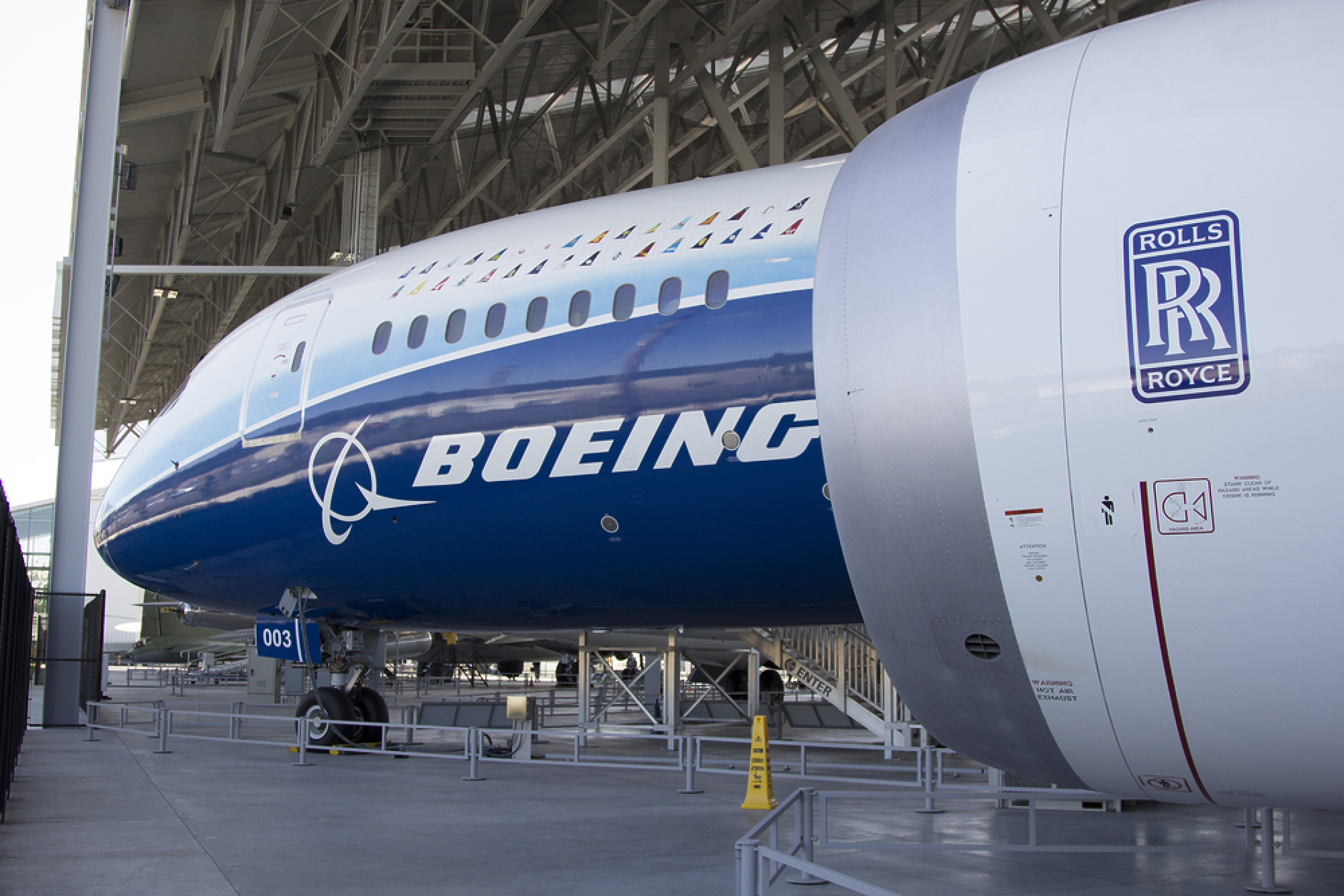 Доставките на Boeing през май са намалели наполовина на годишна база