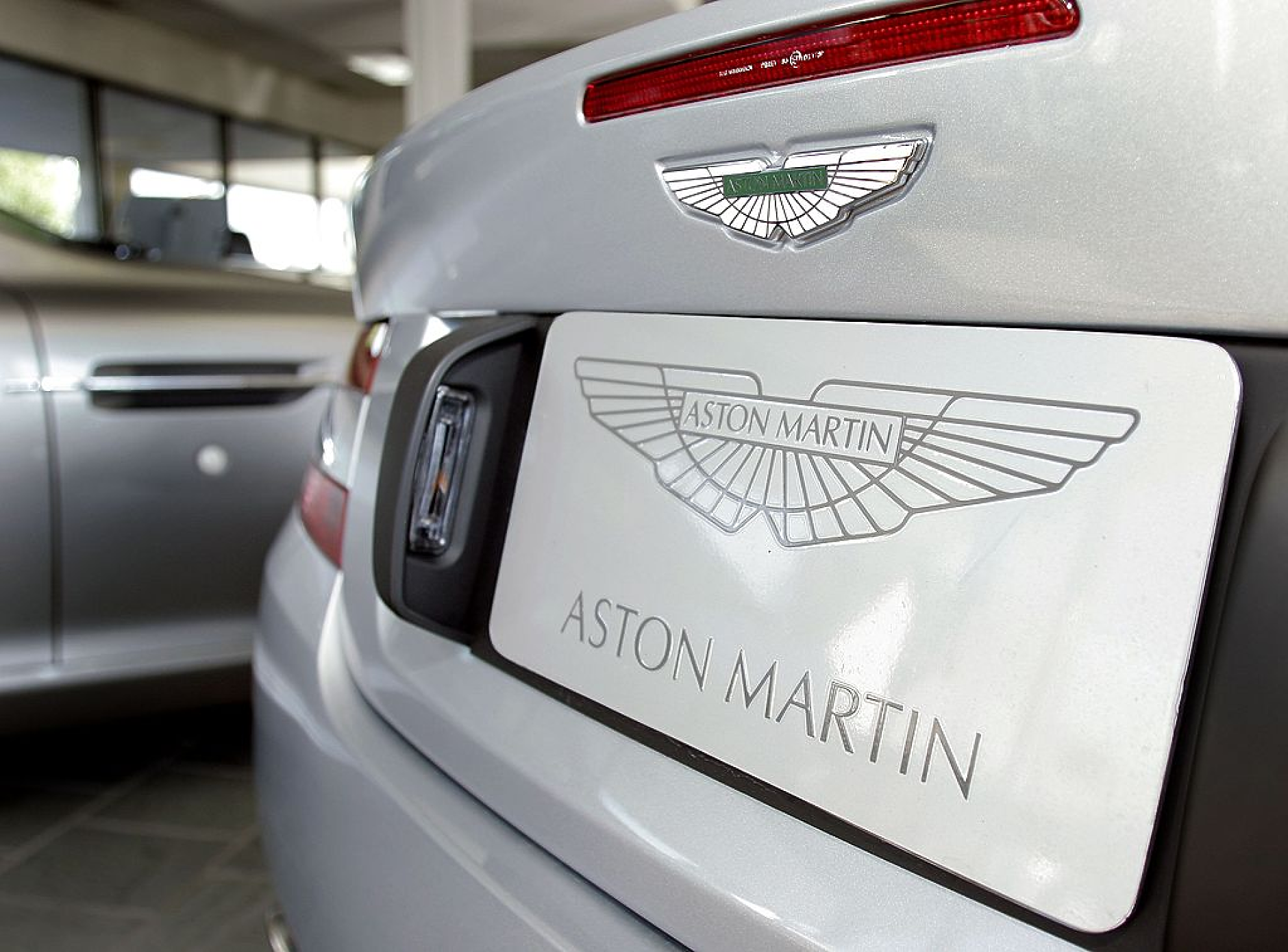 Aston Martin с дебют на новата си лимитирана серия спортен автомобил, вдъхновен от Фернандо Алонсо