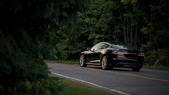 Митичният Tesla Roadster ще може да лети - май