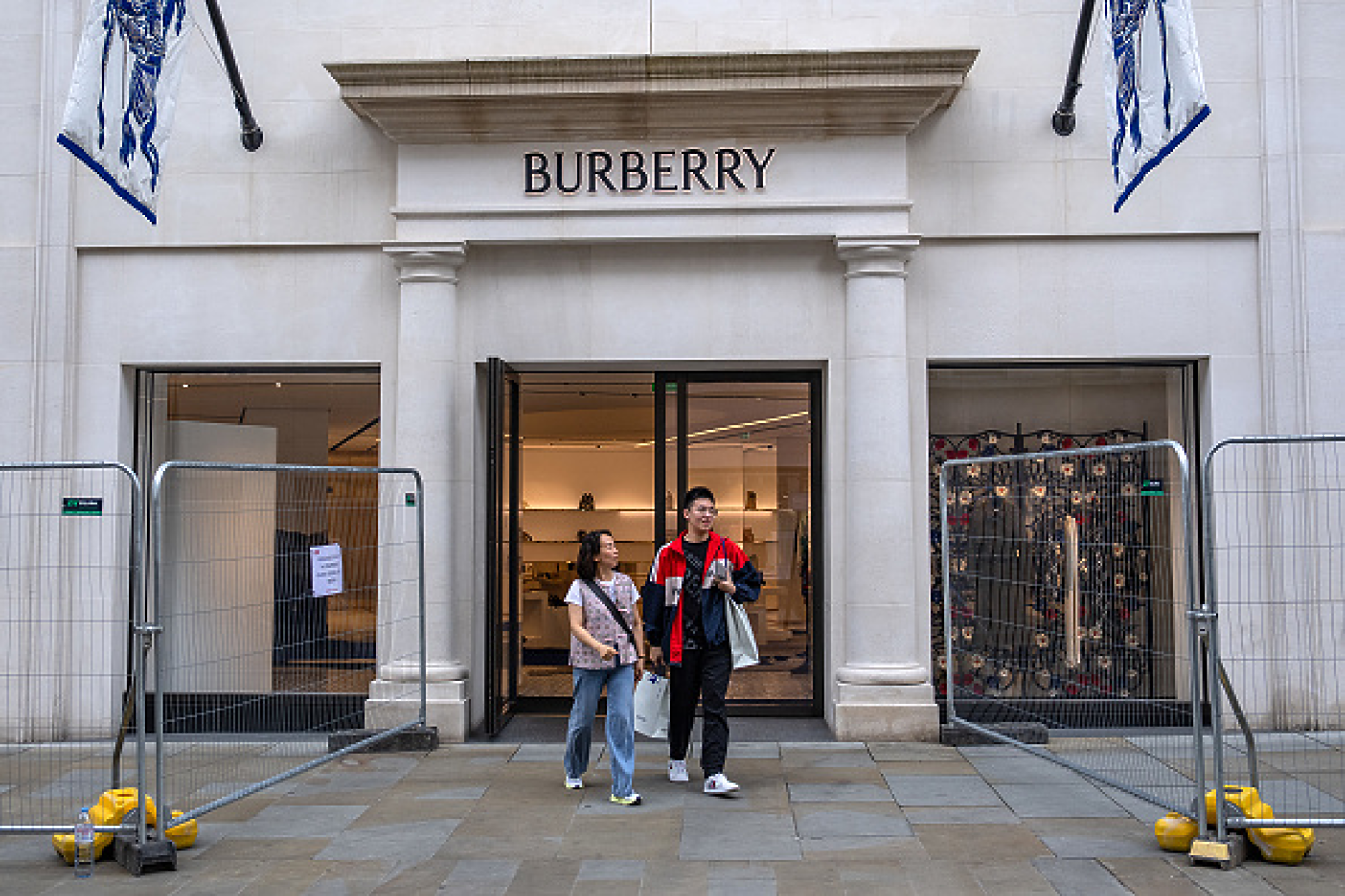 Производителят на луксозни стоки Burberry изпадна от индекса на 100-те най-скъпи британски компании