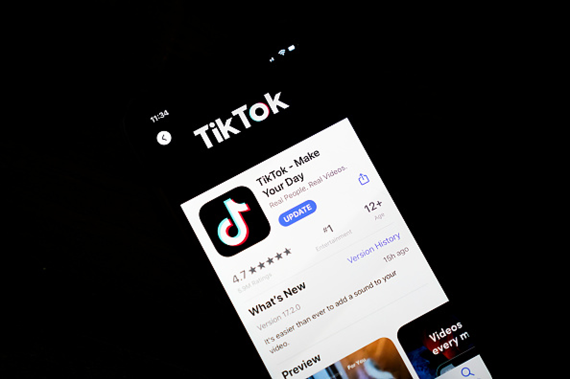 Компанията-майка на TikTok бяга от санкциите с разширена география за доставки на чипове 