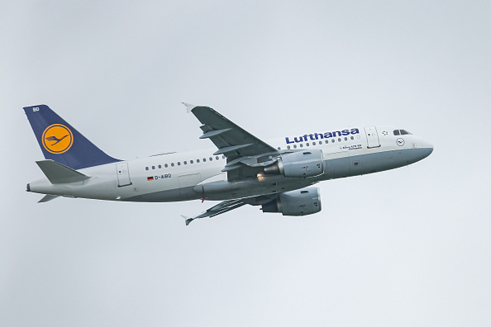 Шефът на Lufthansa обеща да съживи „проблемната“ авиокомпания до 2026 г.