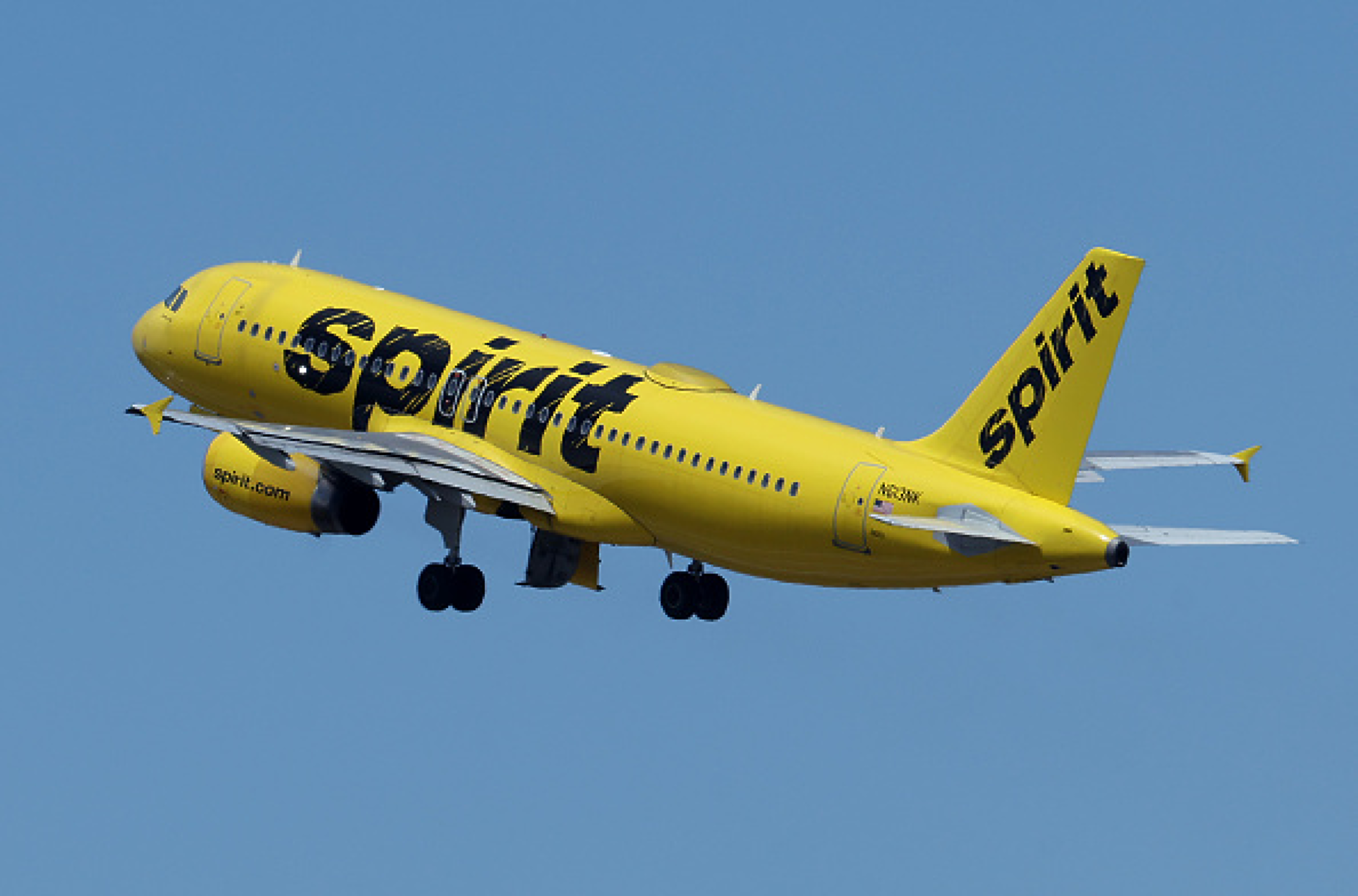 Авиокомпанията Spirit Airlines съкращава персонал и продава 23 от самолетите си