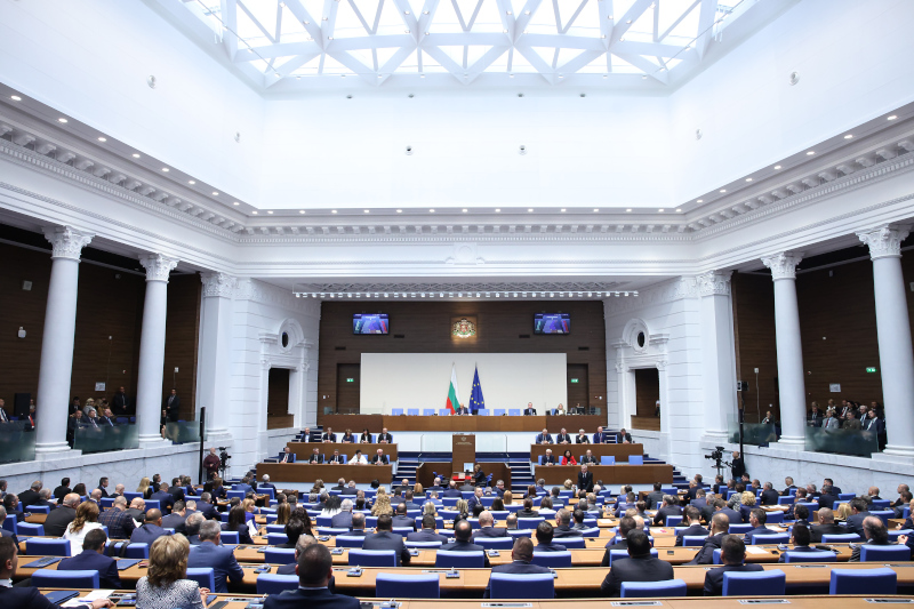 Провал и на деветия опит на депутатите да изберат председател на парламента