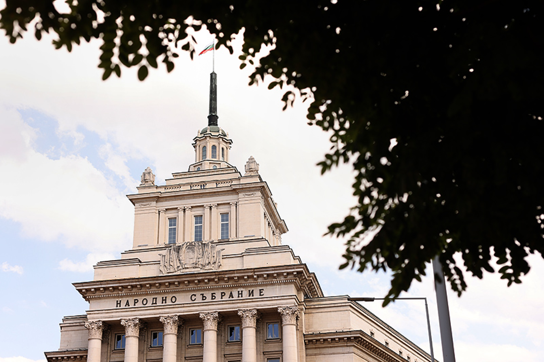 Парламентът избира на извънредно заседание комисия за изработване на нов правилник за дейността си