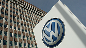 Мениджърите на VW ще намалят заплатите си с 300 млн. евро