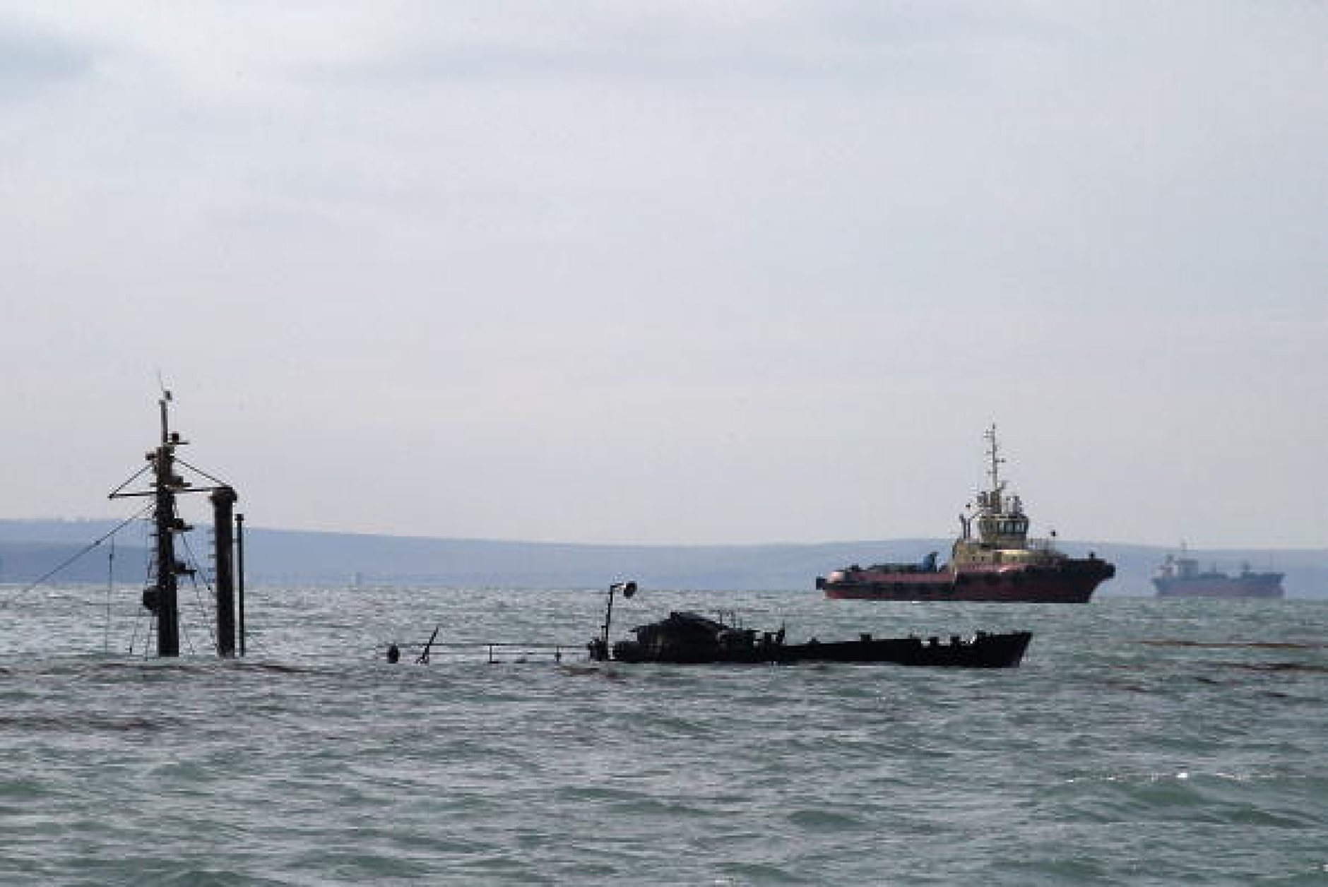 Русия обяви извънредно положение  заради разлива на мазут в Черно море