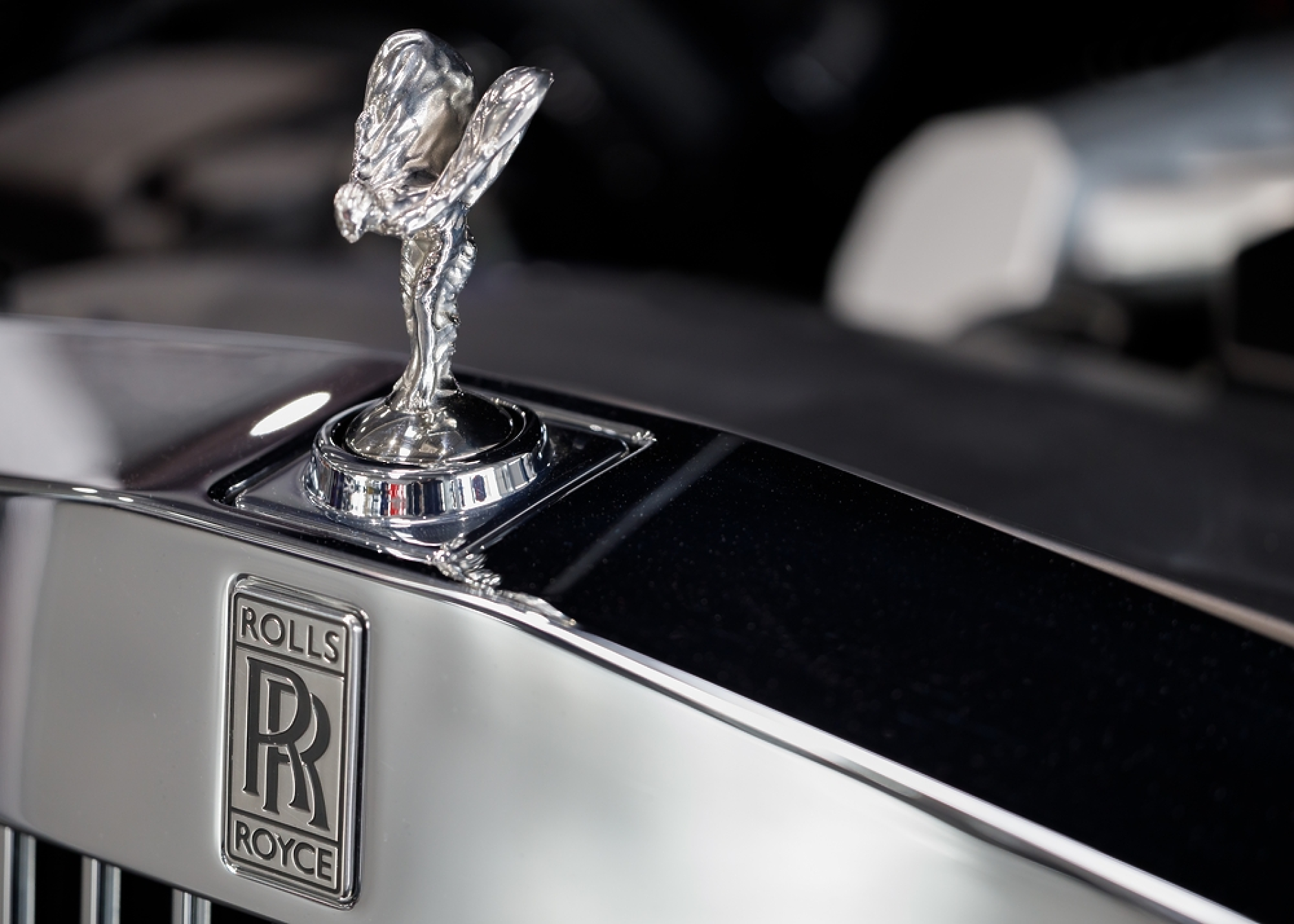 Rolls-Royce ще инвестира $376 млн.  в завод за производство на поръчкови автомобили