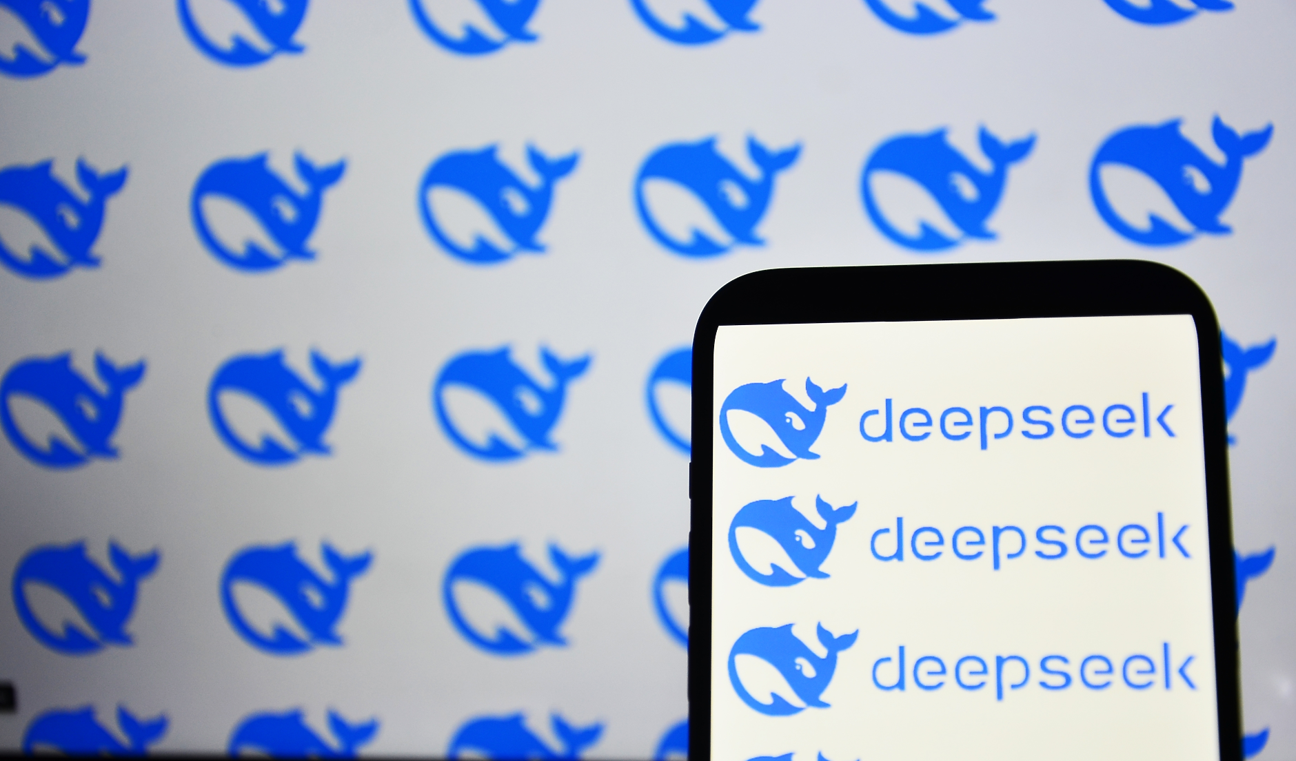 Digital Age: DeepSeek - евтин, мощен, китайски ИИ за всички. Какво може да се обърка?